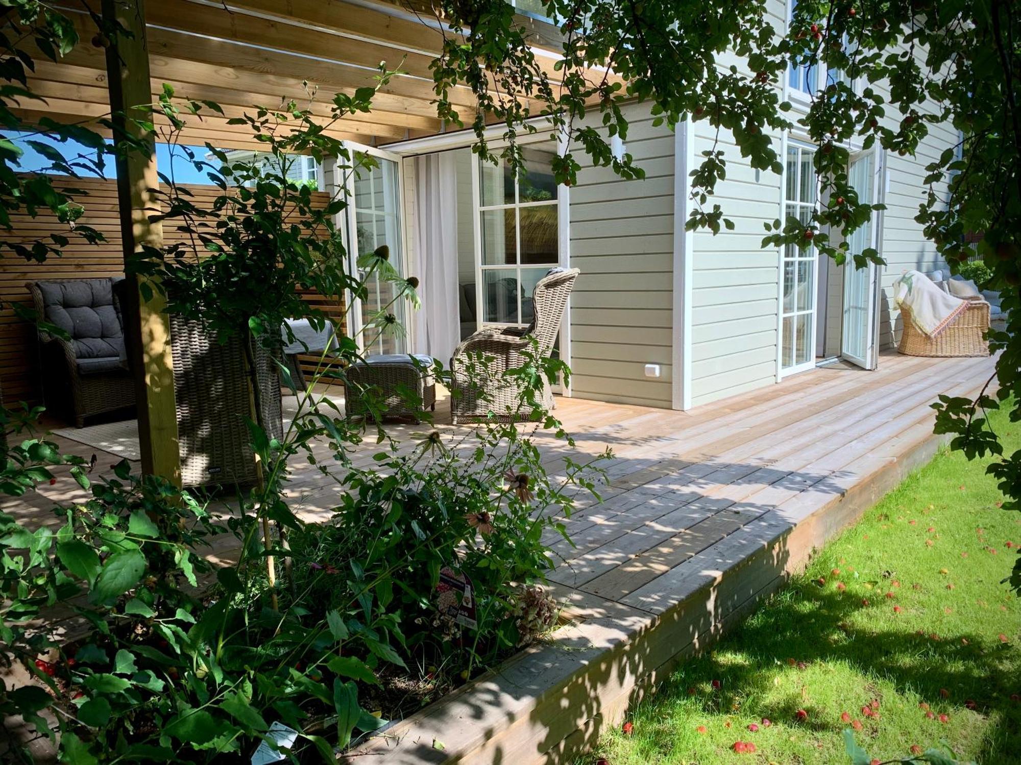 Strandnaera, Pergola, P-Plats I Hoellviken Kültér fotó